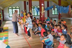 Seramai 660 pelajar daripada keluarga berpendapatan rendah akan menerima biasiswa yayasan raja muda selangor (yrms) bagi tahun 2018. Pelajar Miskin Di Gampong Meunasah Alue Dapat Beasiswa Dari Dana Desa