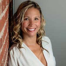 Kristin Reel's Instagram, Twitter & Facebook