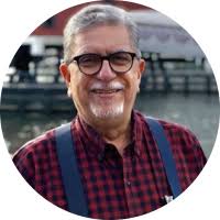 Artículos escritos por Alcibíades Hidalgo Basulto