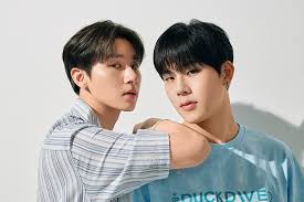 Hello, we are monsta x! monsta x are a 7 member group under the label starship entertainment. Monsta X S I M And Jooheon Talk About Their Start As Rappers Dynamics On Stage