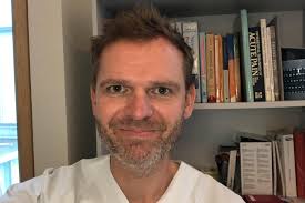 Da Daniel Bache (26) visste at livet gikk mot slutten, ble kjellerstuen  omgjort til pasientrom