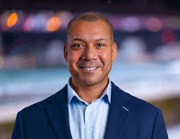 Robert Stclair's Instagram, Twitter & Facebook