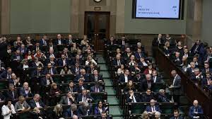 Sejm uchwalił w czwartek ustawę, która poszerza krąg uprawnionych do zwolnienia z podatku od spadków i darowizn. Kiedy Posiedzenie Sejmu Co Z Mozliwoscia Zdalnego Glosowania