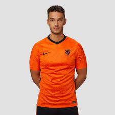 Wij hebben het oranje shirt voor de beste prijs online. Nike Uefa Euro 2020 2021 Knvb Nederland Breathe Stadium Thuisshirt 20 22 Oranje Heren