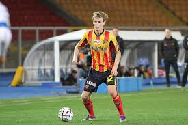 Morten hjulmand is now a name on every mouth all over the world. Morten Hjulmand Ha Preso Per Mano Il Lecce