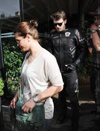 His mother is from edirne, turkey. Kivanc Yonetmenlik Istiyor Sozcu Gazetesi