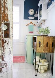 Vintage bathrooms were usually white in colour which you can replace by any neutral shade. Small Bathroom Ideas With Vintage Decor Home Projects Makeovers