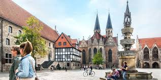 Du solltest dir (wie schon unter #4 erwähnt) einen besuch in der autostadt auf keinen fall entgehen lassen. Braunschweig Wolfsburg Wolfenbuttel Tuurenziele Vun Harten Willkamen Sehenswurdigkeiten Sightseeing