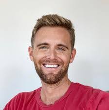 Vicki Crouse's Instagram, Twitter & Facebook