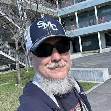 Mario Loeza's Instagram, Twitter & Facebook