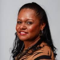 Elizabeth Chapple's Instagram, Twitter & Facebook