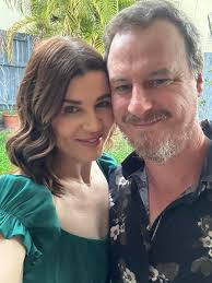 Which team do Canberra Raiders fans support during origin games?