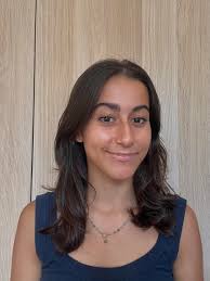 Hi everyone! My name is Andreea and I moved to Amsterdam from Italy eight  months ago. I am a 25 yo and I am currently looking for either a studio or a