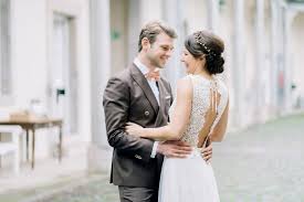 Einige technologien, die wir einsetzen, sind notwendig, um wichtige funktionalität bereitzustellen, z. Brautkleid Fur Eine Winterhochzeit In Schloss Benrath Claudia Heller