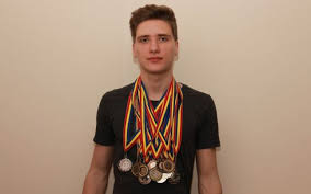 Cei Mai Inteligenți Oameni De Pe Planetă Sunt Romanii Olimpic La Trei Materii Karatist Muzician Si Creator De Roboţi With Images Fashion Romani