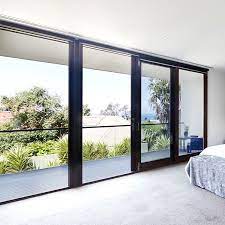 Si vous recherchez une vue panoramique et que vous disposez de la largeur suffisante, optez pour une baie vitrée alu 4 vantaux. Porte Coulissante 4 Vantaux Fenetre24 Com