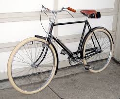 1976 Raleigh Tourist Just Like Mine I M Hoping Mine Will Clean Up This Nice Raleigh Bicycle Retro Bicycle Vintage Bicycles