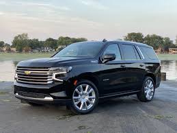 Read our opinion and compare specs including price, safety, mpg, cargo capacity, interior features and more. 2021 Chevrolet Tahoe Vs 2021 Gmc Yukon Compare Suvs