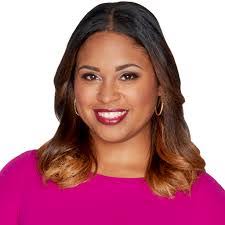 Shana Fox's Instagram, Twitter & Facebook