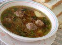 Bebola daging biasanya dibuat daripada campuran daging lembu dan tepung ubi kayu, tetapi boleh di indonesia, bebola daging dipanggil bakso dan disajikan dengan kuah yang mengandungi mihun. My Resipi Resepi Sup Bebola Daging Resep Makanan Makanan Makanan Enak