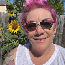 Stephanie Wray- LMHC, ATR-BC, RYT-500, Artist🟧 (@stephwrayarts)