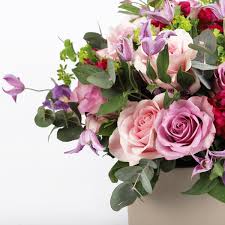 Our experienced staff offer a truly creative florist service. English Garden Bouquet I Flowers I Flower Delivery Uxbridge I Paeonia Floral Designs Paeonia Floral Designs High St Uxbridge