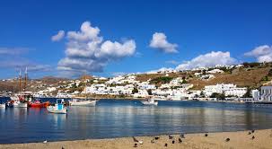 Πρωτεύουσα είναι η χώρα που βρίσκεται στη δυτική πλευρά του νησιού. Mykonos In The Winter A Brilliant Idea In Love With The Med