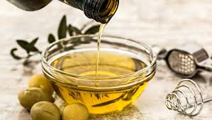 Cats often suffer from constipation which can occur due to various reasons. Can Cats Have Olive Oil Is Olive Oil Safe For Cats Cattime