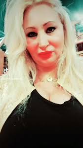 Vídeos de luna berber (@lunaberberofficiel) con «original sound