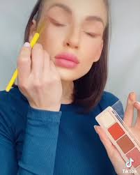 Profile for Make-Up Mindy