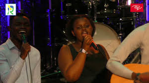 Menyesha ibya yesu by adonai f c apace. Indirimbo Zo Mu Gitabo Papi Clever Yaririmbye Mu Gitaramo Cya Papane Youtube