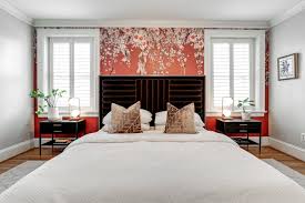 Wall decor can really brighten a room especially if paired with matching bedding and decor. 75 Beautiful Bedroom Pictures Ideas May 2021 Houzz