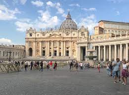Come Riuscire A Saltare La Fila Per Accedere All Interno Della Basilica Di San Pietro An American In Rome