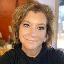 Lorraine Clarno (@LorraineClarno)