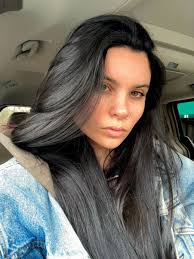 Just dyed my hair jet black and i'm sitting in the bathtub waiting for it to get to 30 minutes. Eco Sister On Twitter Josie Dyed Her Hair Jet Black And She Looks Just Like Shego From Kim Possible Omfg I Literally Feel Like I M Living Out My Childhood Fantasy