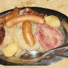 Traditionelle Hausmannskost Sauerraut Nach Elsasser Art Rezepte Sauerkraut Franzosische Gerichte