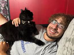 What size wetsuit should a small child wear?