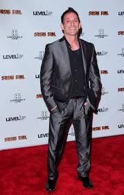 He grew up with his older sister, beth. Noah Hathaway Forum Das Wochenmagazin