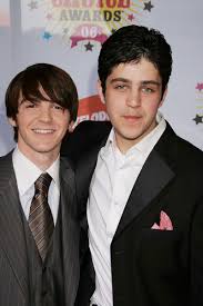 Cut to four hours later as i'm shoveling guacamole in my mouth like there was an avocado famine… anyway, let me say it again — the crew was awesome and i find. Drake Bell Josh Peck Photos Of The Pals Hollywood Life
