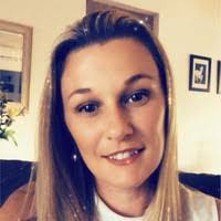 Lisa Johnstone's Instagram, Twitter & Facebook