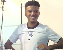 Professional footballer for borussia dortmund and england. England New Home Kit Revealed Three Lions Roll Back Clock To France 98 With Design Aktuelle Boulevard Nachrichten Und Fotogalerien Zu Stars Sternchen