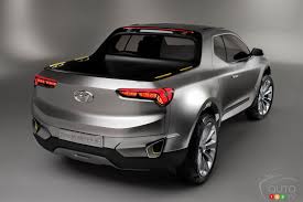 The maker's first consumer pickup truck of any size or design to be marketed in the u.s., the compact pickup accommodates four adults in the cabin with. Hyundai Santa Cruz To Make Its Debut Next Year Car News Auto123