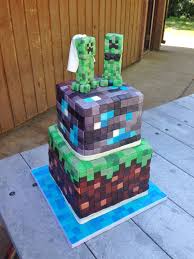 Minecraft Wedding Cake With Creeper Bride And Groom Toppers Wedding Cakes Cake Wedding