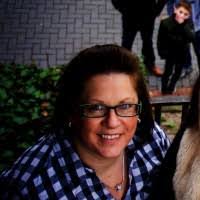 Amanda Semple's Instagram, Twitter & Facebook