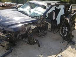 Picknbuy24 exports used cars all over the world. 2021 Chevy Tahoe Z71 Is Utterly Destroyed In A Crash Gm Authority