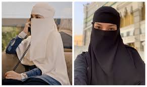 Untuk pengetahuan, sebelum bertarung dalam dewi remaja 2010, neelofa sememangnya adalah seorang model. Television Host And Hijab Entrepreneur Neelofa Now Wears A Purdah In Place Of A Tudung New Age Islam News Bureau New Age Islam Islamic News And Views Moderate Muslims Islam