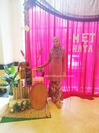 Maybe you would like to learn more about one of these? Jamuan Raya Di Perkarangan Pejabat Nukilan Budak Flat