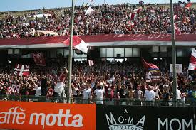 Scopri le news, lo staff, le statistiche e tanto altro sulla salernitana, squadra militante nel campionato di serie b italiana 2017/2018. Salernitana Ultras Fotos Kostenlose Und Royalty Free Stock Fotos Von Dreamstime