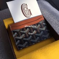 This card holder features the classic goyardine print in blue and orange against a coated canvas. Sold Bnib Goyard St Sulpice Card Holder Black Tan Branded Singapore