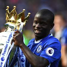 Yarim himoyachi ngolo kante chelsida o'ynashda davom etmoqchi. Willkommen Bei Den Aktuellen Nachrichten Von Fifa Com Kante Steht Im Scheinwerferlicht Ob Es Ihm Gefallt Oder Nicht Fifa Com